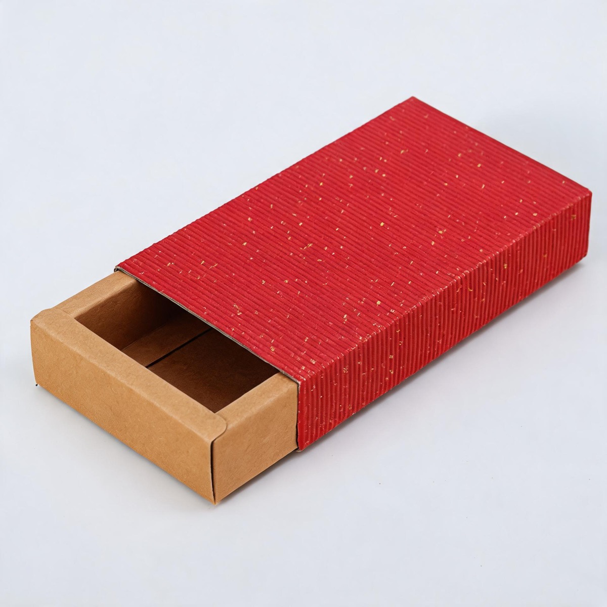 Corrugated + Kraft / 30 x 17.5 x 9cm, Corrugated + Kraft / 6.5 x 6.5 x 3cm, Corrugated + Kraft / 23 x 15 x 5cm